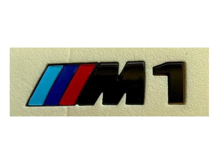 Yazı M1 Siyah – BMW